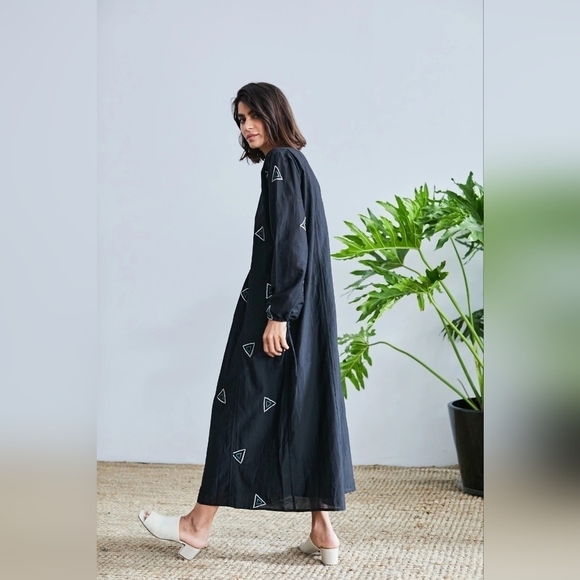 Rujuta Sheth Black Embroidered Silk Cotton Blend Flowy Midi Tanya Dress - Picture 4 of 14